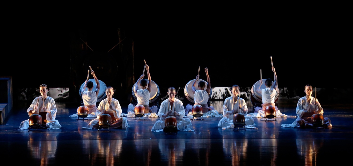 新北鼓藝節「鼓舞祭」的虛擬舞臺7月24日邀請到屢屢站上國際舞臺的優人神鼓線上首演 圖:優人神鼓提供 新北鼓藝節「鼓舞祭」的虛擬舞臺7月24日邀請到屢屢站上國際舞臺的優人神鼓線上首演 圖:優人神鼓提供