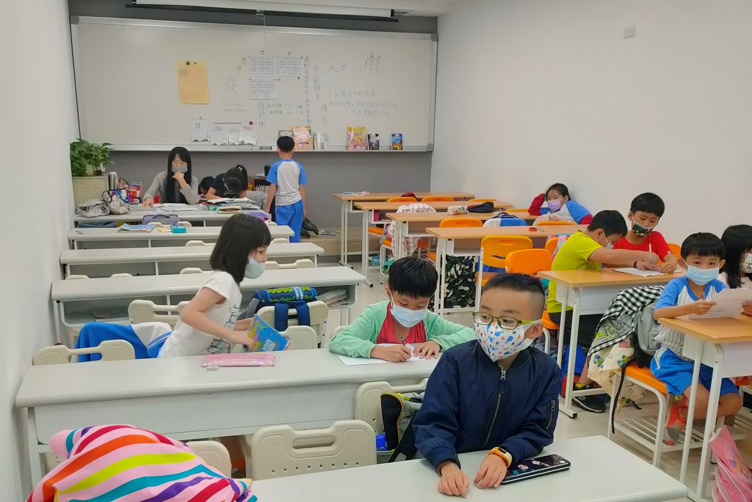 新北市7月27日起補習班有條件復課並啟動補教人員疫苗施打 圖:新北市教育局提供 新北市7月27日起補習班有條件復課並啟動補教人員疫苗施打 圖:新北市教育局提供