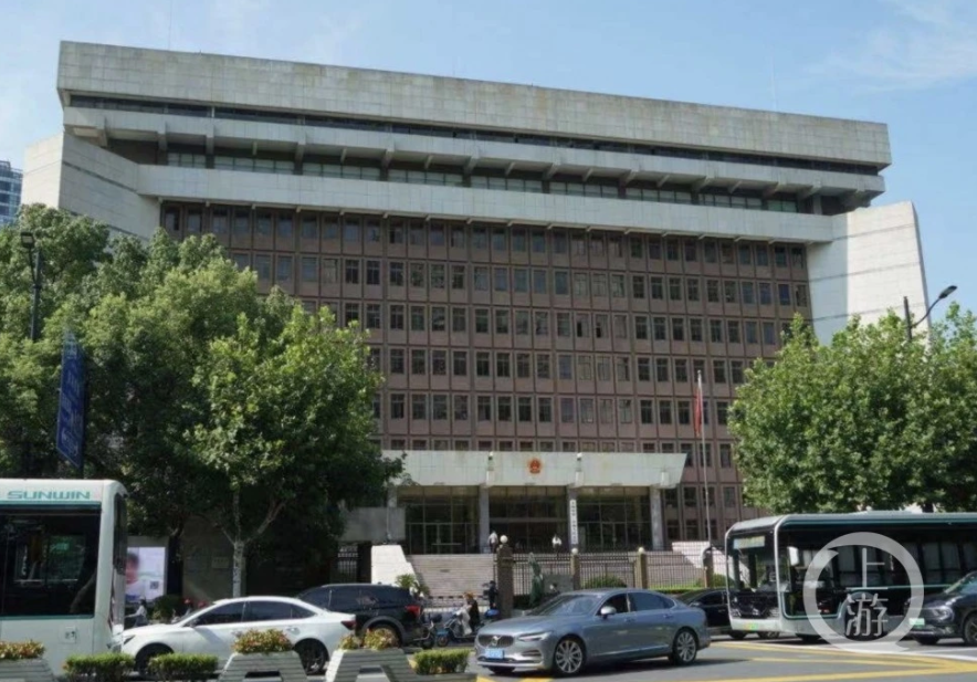 7月30日,上海殺妻焚屍案在上海第一中級人民法院宣判。 圖:翻攝自上游新聞 7月30日,上海殺妻焚屍案在上海第一中級人民法院宣判。 圖:翻攝自上游新聞