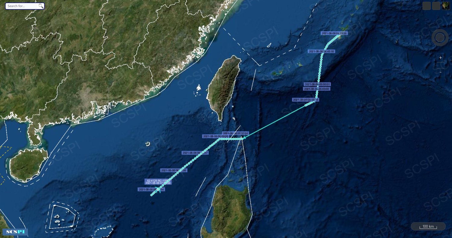中國智庫「南海戰略態勢感知計劃」平台指美軍RC-135電偵機一早飛往南海偵察。 圖:翻攝SCS Probing Initiative推特 中國智庫「南海戰略態勢感知計劃」平台指美軍RC-135電偵機一早飛往南海偵察。 圖:翻攝SCS Probing Initiative推特