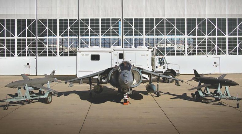 克瑞拓斯公司發布綽號「鯖鯊(Mako)」UTAP-22無人機系統(圖中左右兩側看似小型飛機者) 圖:翻攝dronesplayer.com網頁 克瑞拓斯公司發布綽號「鯖鯊(Mako)」UTAP-22無人機系統(圖中左右兩側看似小型飛機者) 圖:翻攝dronesplayer.com網頁