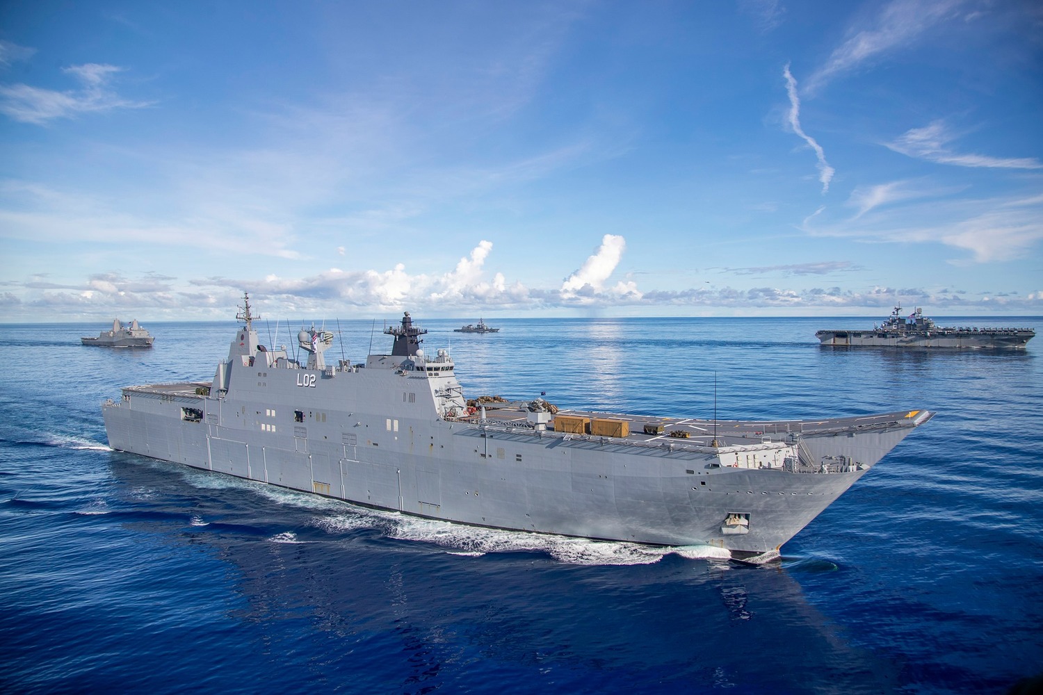 澳洲兩棲攻擊艦「坎培拉號(L02)」。 圖:翻攝U.S. Pacific Fleet臉書 澳洲兩棲攻擊艦「坎培拉號(L02)」。 圖:翻攝U.S. Pacific Fleet臉書