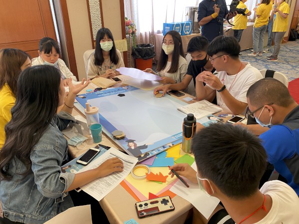 2050零碳願景發表,經線上評選後每組可獲9萬至15萬的環保綠點,歡迎來報名! 圖:新北市環保局提供 2050零碳願景發表,經線上評選後每組可獲9萬至15萬的環保綠點,歡迎來報名! 圖:新北市環保局提供