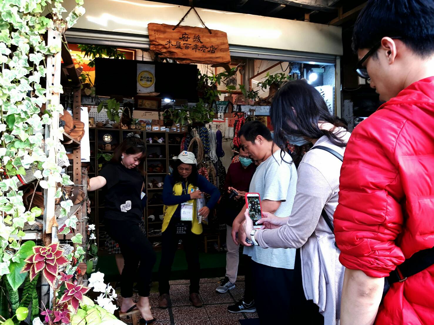 老屋老店老生活府城木屐店(三級警戒前拍攝的照片)。 圖:台南觀旅局/提供 老屋老店老生活府城木屐店(三級警戒前拍攝的照片)。 圖:台南觀旅局/提供