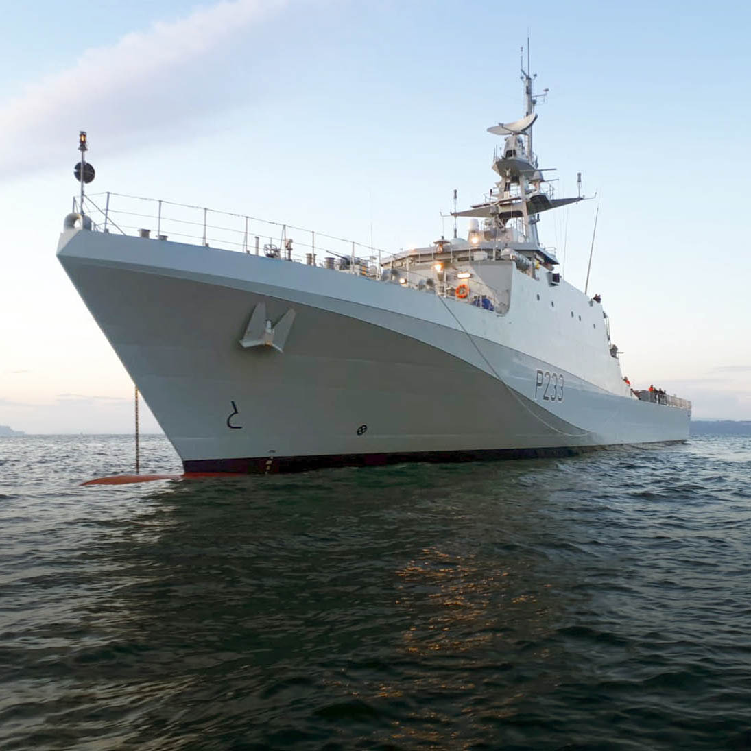 英國2,000 噸級巡邏艦添馬河艦(HMS Tamar)。 圖:擷取自Royal Navy 英國2,000 噸級巡邏艦添馬河艦(HMS Tamar)。 圖:擷取自Royal Navy