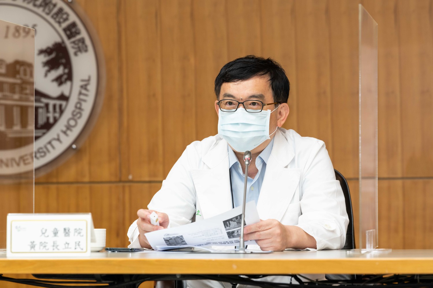 台大醫院兒童醫院黃立民院長,今針對幼兒園新冠病毒之常見問題提出看法和見解。 圖:台大醫院/提供 台大醫院兒童醫院黃立民院長,今針對幼兒園新冠病毒之常見問題提出看法和見解。 圖:台大醫院/提供