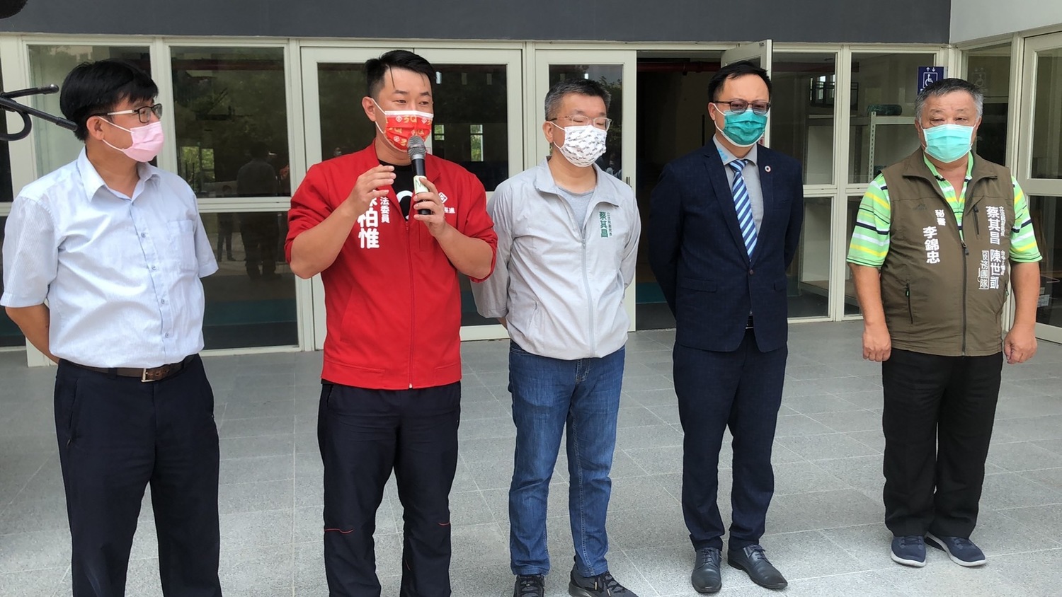 陳柏惟也,每天醒來就是想著做立法委員的事情,不是去想「怎麼能不離開」這個位置。 陳柏惟服務處/提供 陳柏惟也,每天醒來就是想著做立法委員的事情,不是去想「怎麼能不離開」這個位置。 陳柏惟服務處/提供