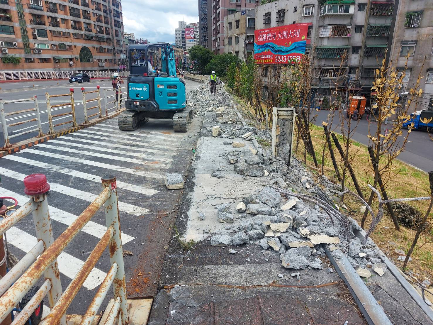 去年張志豪繼續爭取近600萬的經費,繼續完成西側相關改善工程。 圖:新北市議員張志豪提供 去年張志豪繼續爭取近600萬的經費,繼續完成西側相關改善工程。 圖:新北市議員張志豪提供