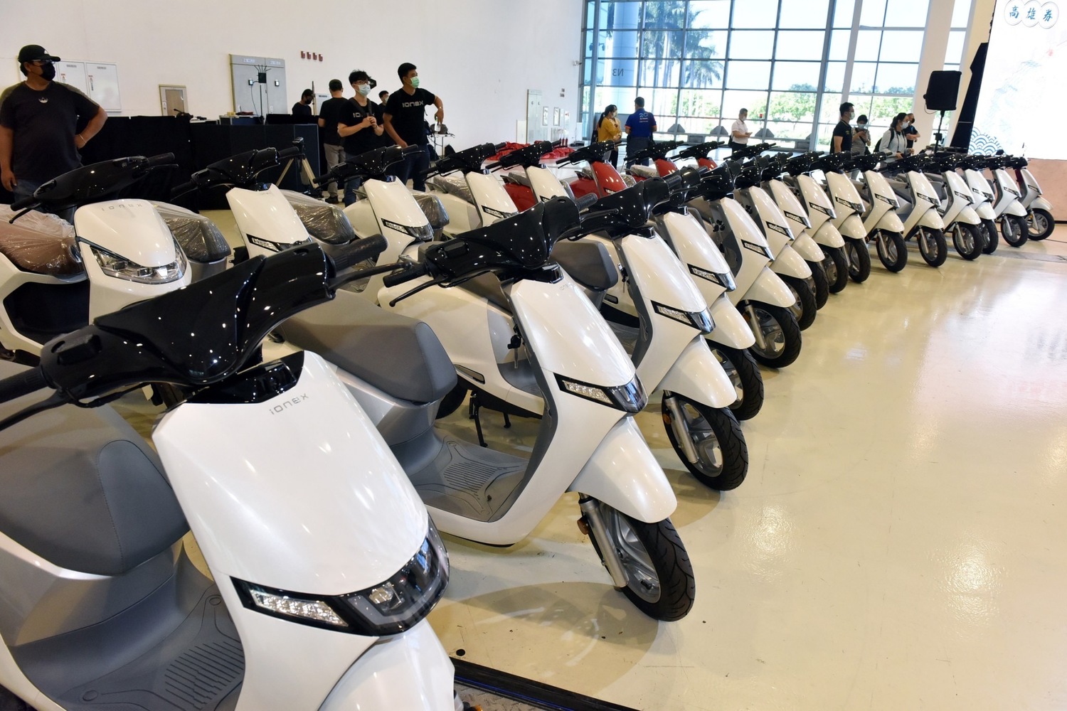 「高雄開就賺」振興活動送機車。 圖:高雄市政府提供 「高雄開就賺」振興活動送機車。 圖:高雄市政府提供
