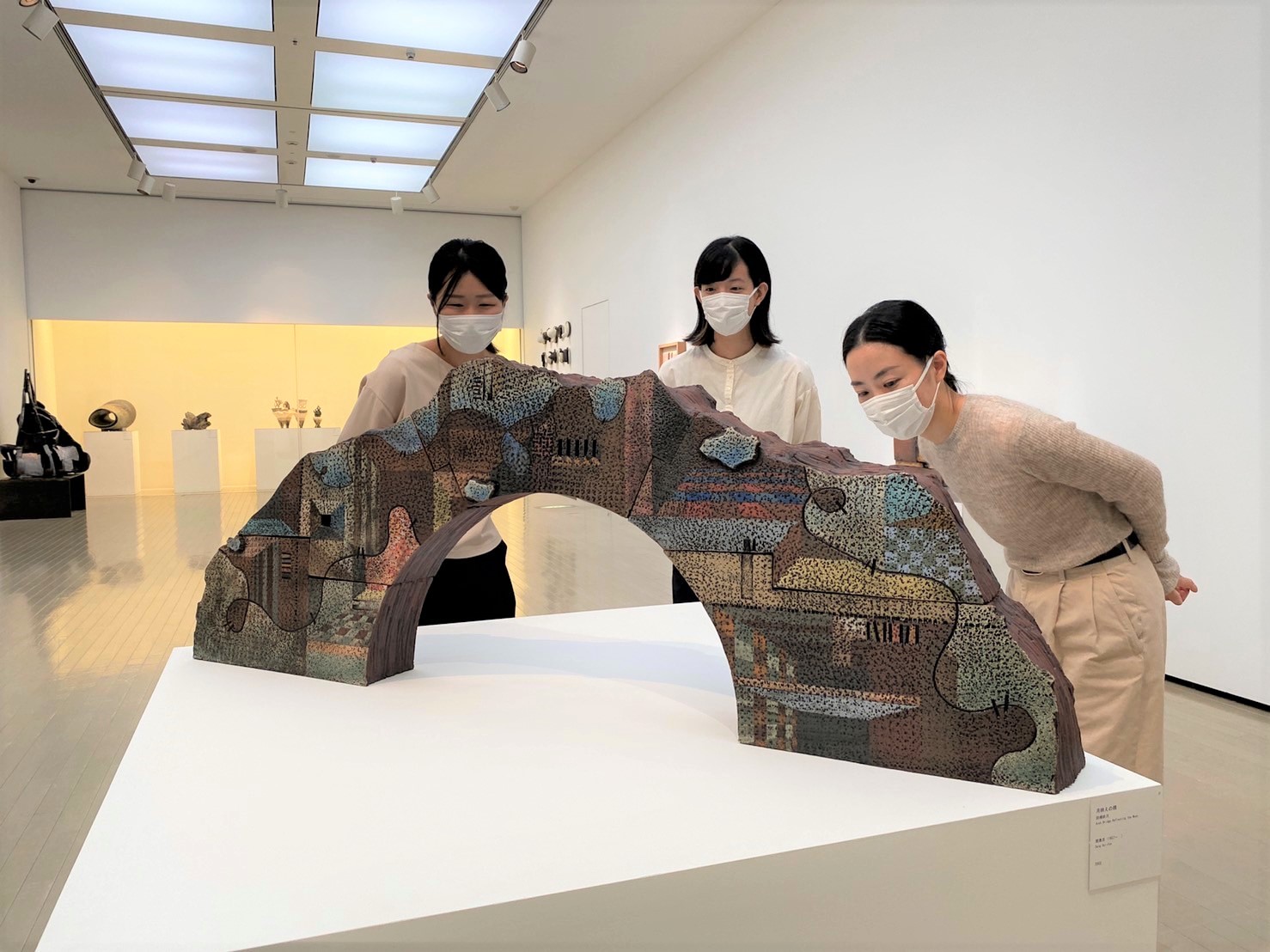 「臺灣當代陶瓷的力量」特展為日本觀眾展現臺灣陶藝風華,讓臺日雙方情誼,因藝術而美好。 圖:新北市立鶯歌陶瓷博物館提供 「臺灣當代陶瓷的力量」特展為日本觀眾展現臺灣陶藝風華,讓臺日雙方情誼,因藝術而美好。 圖:新北市立鶯歌陶瓷博物館提供