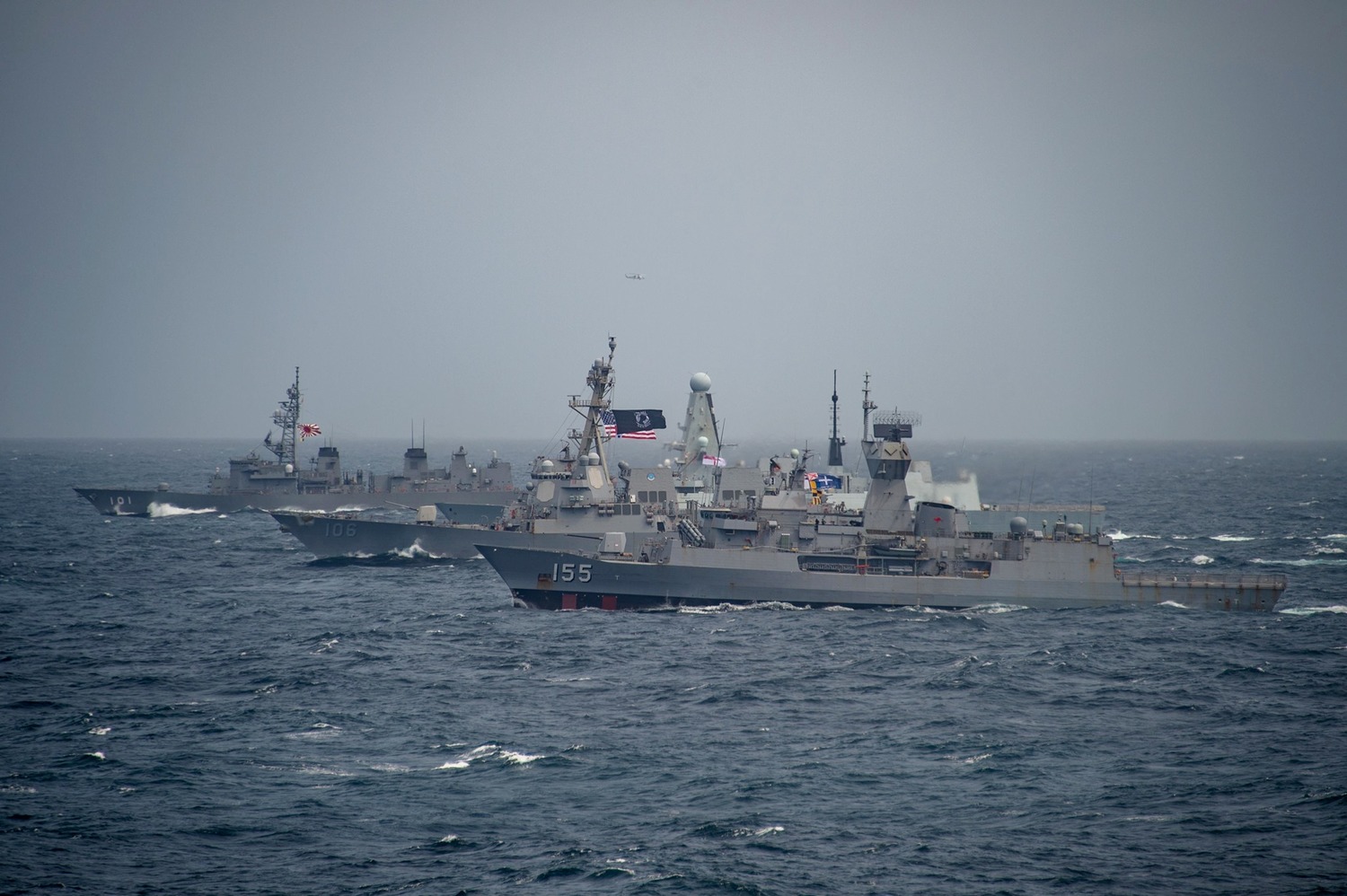英美日澳4國海軍在印度洋進行「MPX2021」操演,巡防艦、護衛艦編隊同行。 圖:翻攝 U.S. Pacific Fleet推特 英美日澳4國海軍在印度洋進行「MPX2021」操演,巡防艦、護衛艦編隊同行。 圖:翻攝 U.S. Pacific Fleet推特