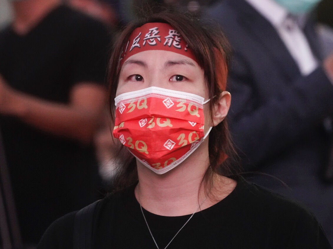 現場有支持者面帶哽咽。 圖:張良一/攝 現場有支持者面帶哽咽。 圖:張良一/攝