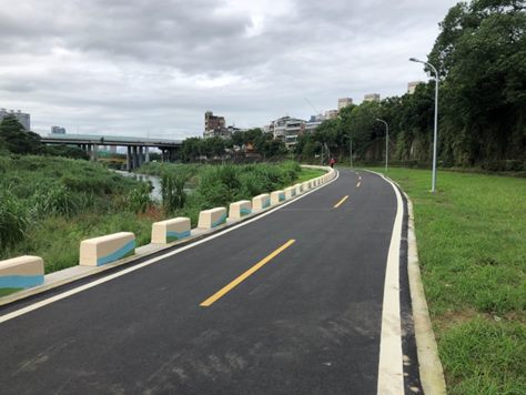景美河濱公園自行車道拓寬。 圖:台北水利處/提供 景美河濱公園自行車道拓寬。 圖:台北水利處/提供