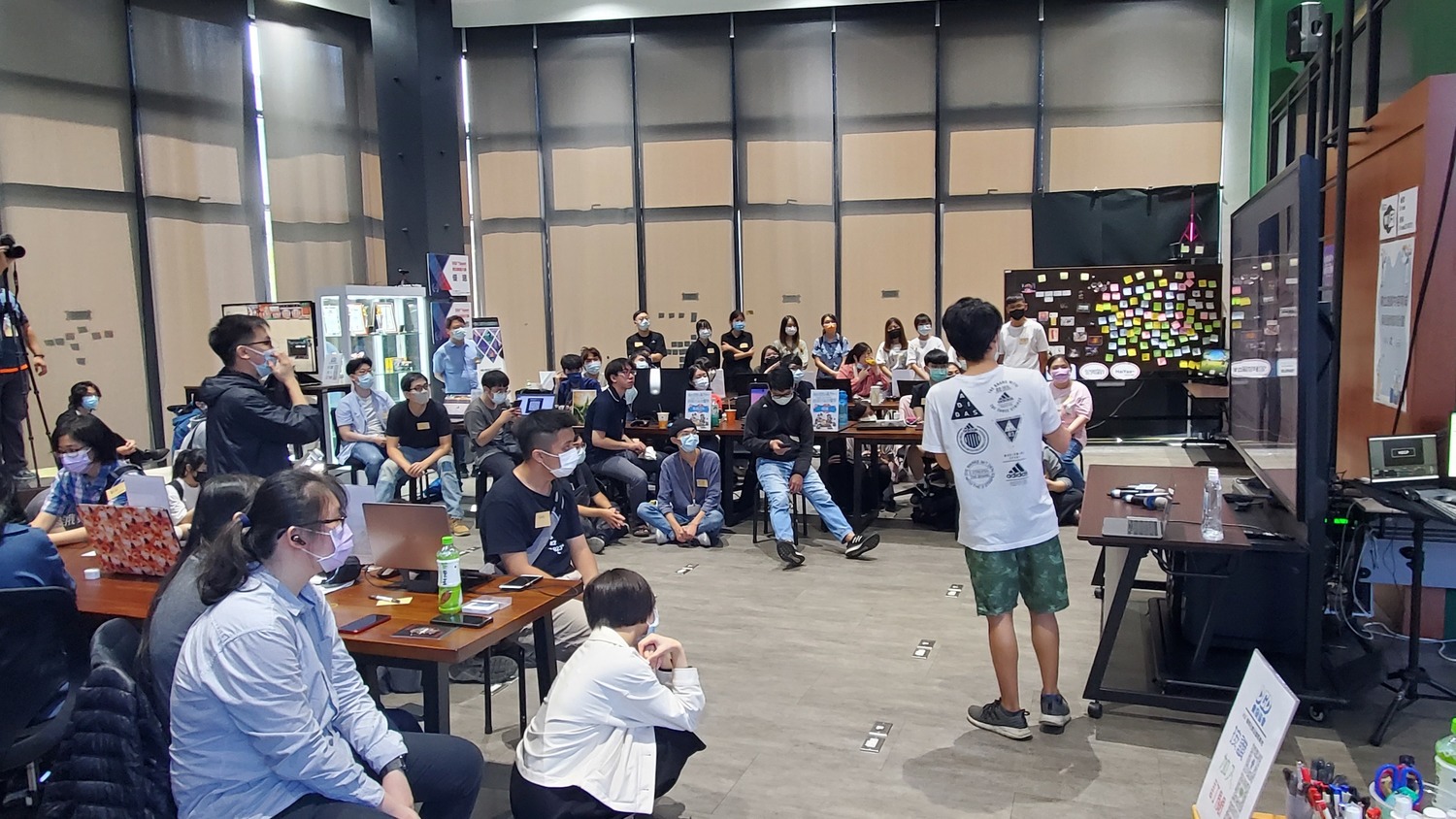 知名遊戲製作人TK進行演講。 圖:數發協會/提供 知名遊戲製作人TK進行演講。 圖:數發協會/提供