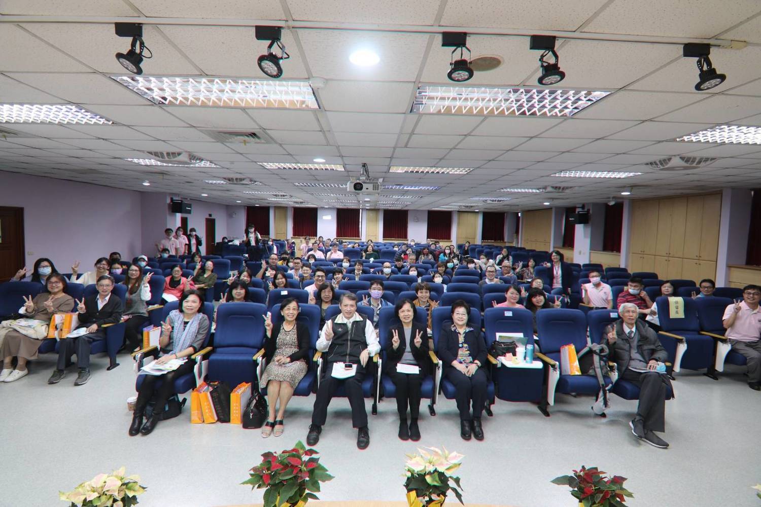 與會人員大合照。 圖:新北市勞工局提供 與會人員大合照。 圖:新北市勞工局提供