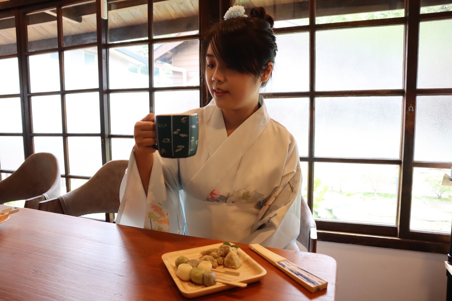 東村宿舍提供日式和服供遊客拍照留念。 圖:參山處提供 東村宿舍提供日式和服供遊客拍照留念。 圖:參山處提供