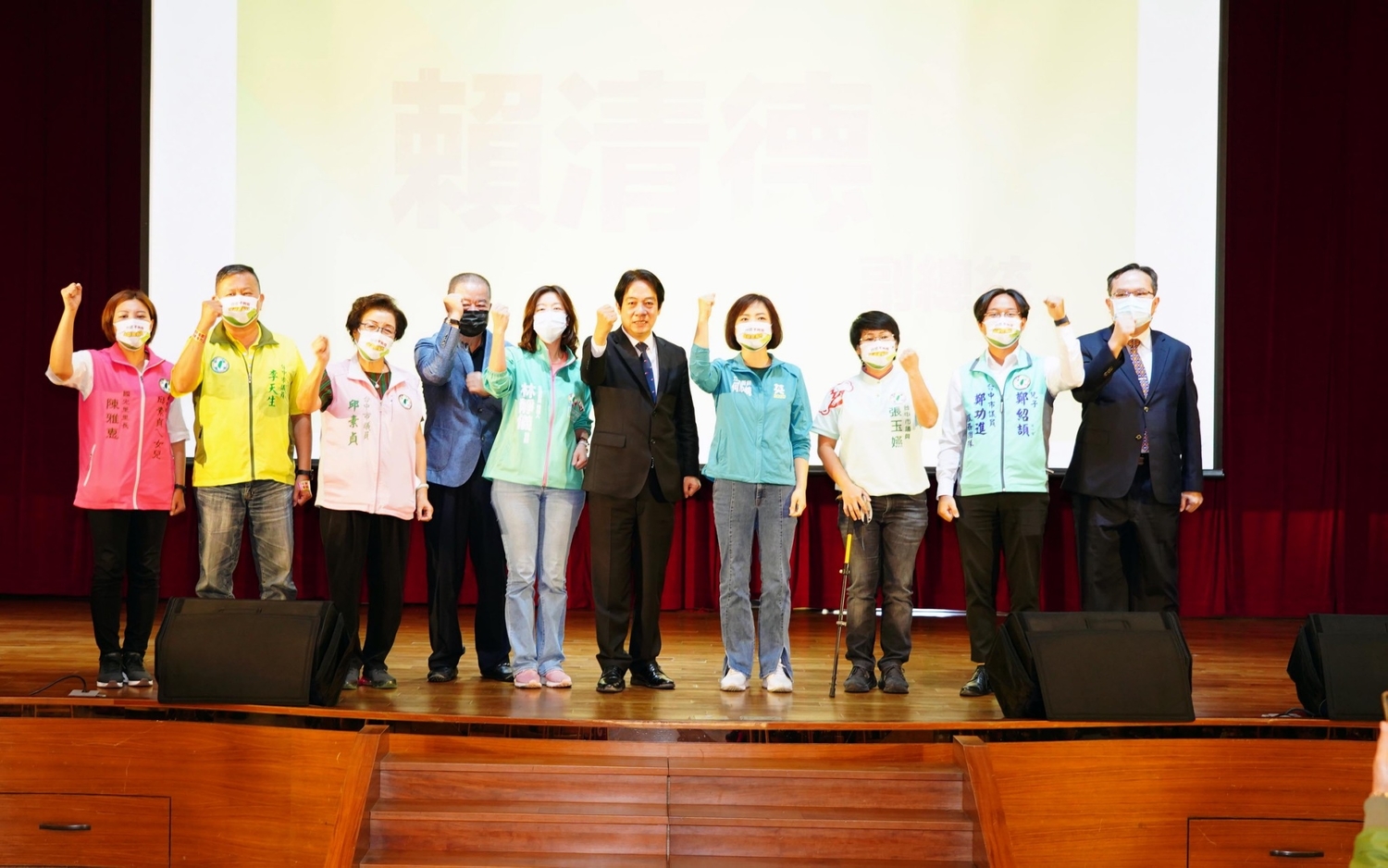 副總統賴清德等人參加太平區公投說明會。 圖:立委何欣純服務處/提供 副總統賴清德等人參加太平區公投說明會。 圖:立委何欣純服務處/提供