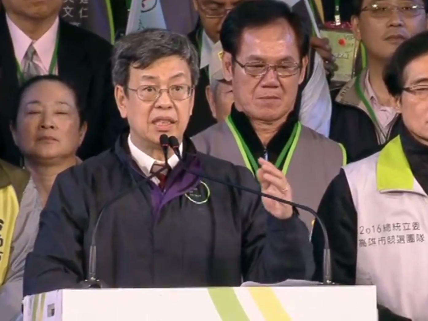 民進黨副總統候選人陳建仁9日表示,如果政黨票分散,將導致優秀專業的民進黨不分區立委無法進入國會。 圖:翻拍自造勢晚會網路 民進黨副總統候選人陳建仁9日表示,如果政黨票分散,將導致優秀專業的民進黨不分區立委無法進入國會。 圖:翻拍自造勢晚會網路