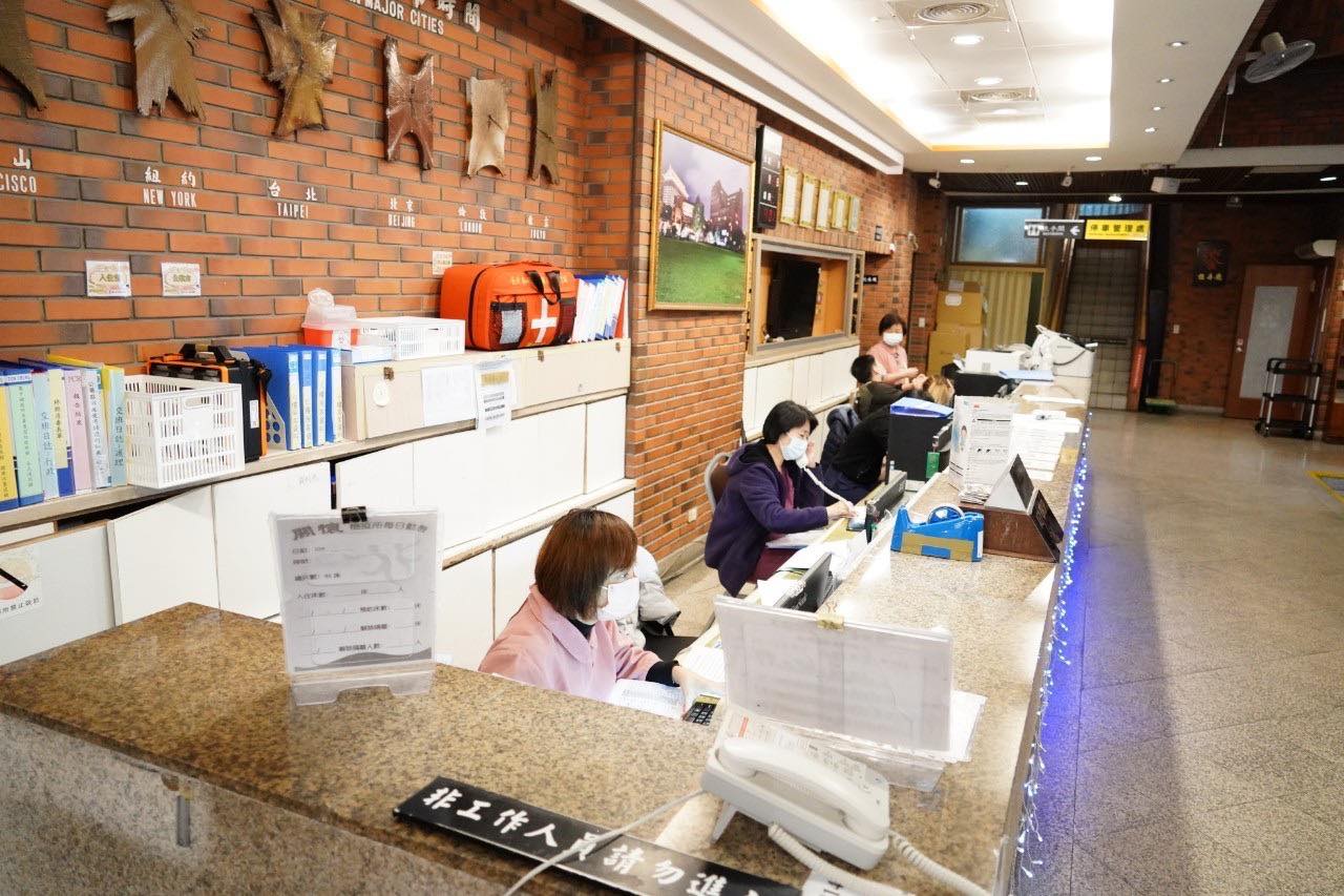 台北市劍潭青年活動中心加強版防疫專責旅館。 圖:翻攝柯文哲臉書 台北市劍潭青年活動中心加強版防疫專責旅館。 圖:翻攝柯文哲臉書