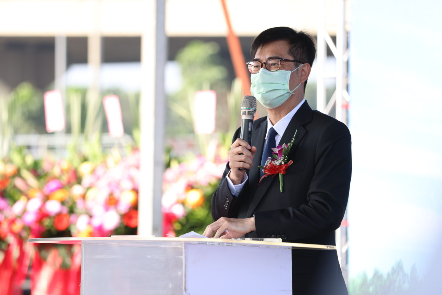 陳其邁力拚招商,現場介紹「投資高雄事務所」。 圖:高雄市政府提供 陳其邁力拚招商,現場介紹「投資高雄事務所」。 圖:高雄市政府提供