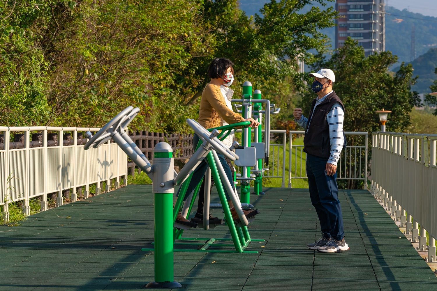 舒活筋骨。 圖:新北市水利局提供 舒活筋骨。 圖:新北市水利局提供