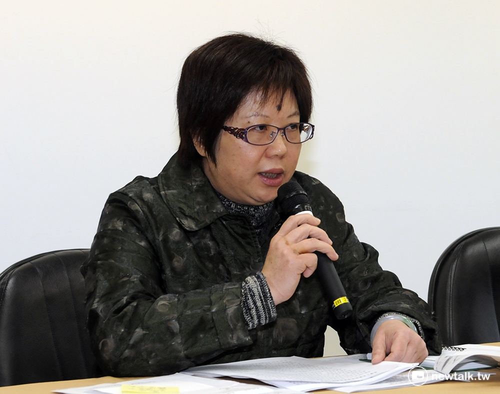 針對低溫災損,農委會主任秘書戴玉燕25日表示,農委會將提早公告辦理現金救助跟低利貸款,盼能在春節前受理完畢。 針對低溫災損,農委會主任秘書戴玉燕25日表示,農委會將提早公告辦理現金救助跟低利貸款,盼能在春節前受理完畢。