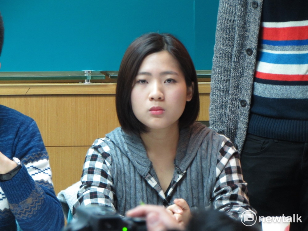 徐巧芯強調,他們不會變成任何黨主席候選人的助選員。 圖:邱珮文/攝 徐巧芯強調,他們不會變成任何黨主席候選人的助選員。 圖:邱珮文/攝