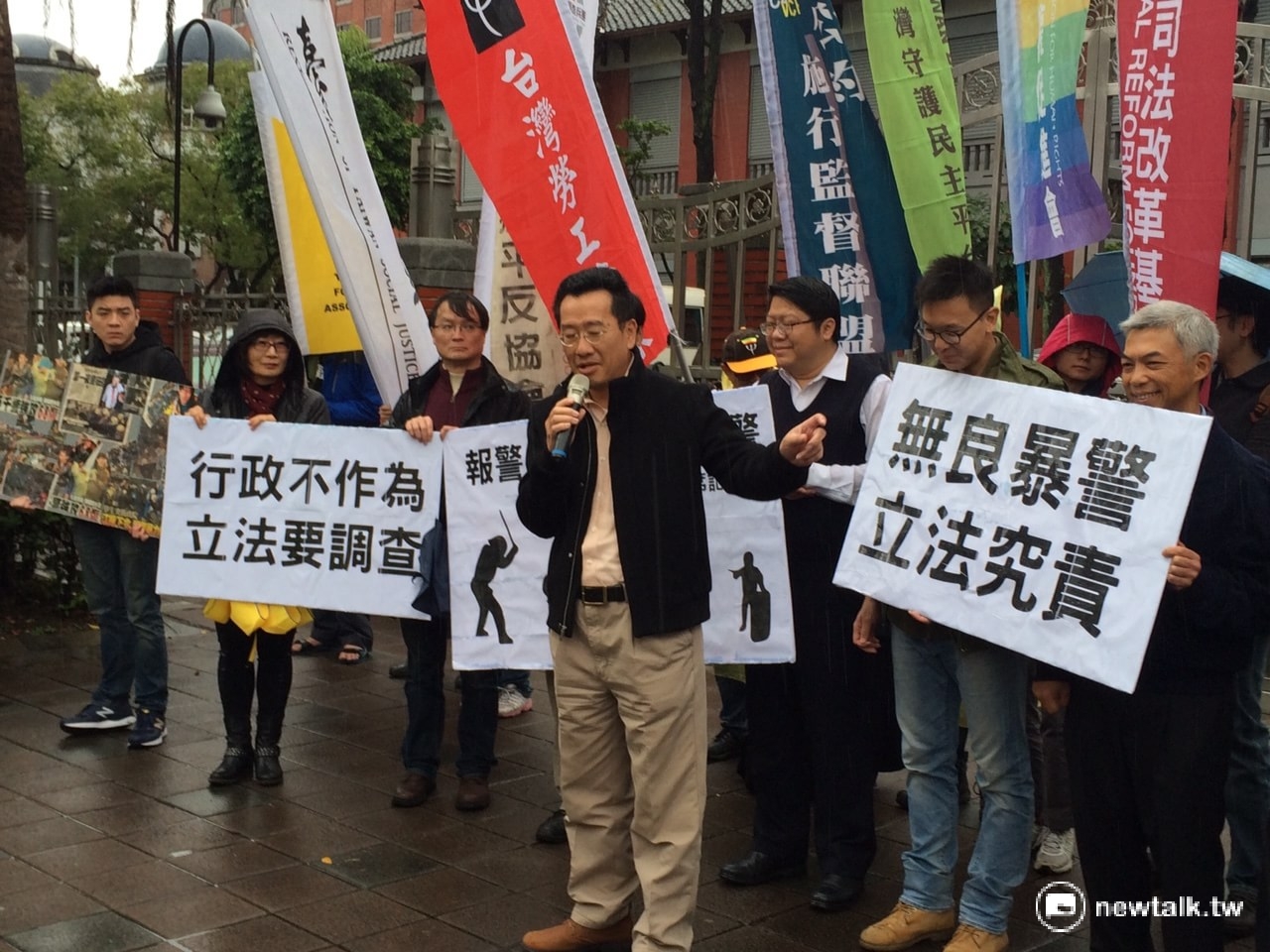 民進黨立委顧立雄說,調查324真相,具有多重身份的他責無旁貸。 圖:符芳碩/攝 民進黨立委顧立雄說,調查324真相,具有多重身份的他責無旁貸。 圖:符芳碩/攝