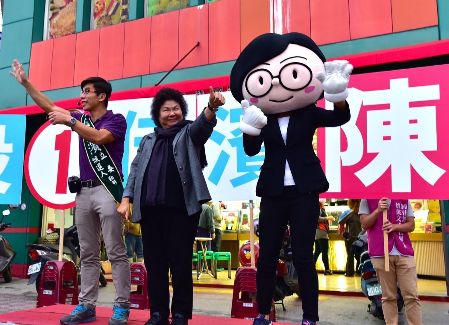鍾佳濱說,感謝陳菊提攜後輩,曾替他拉票。 圖:鍾佳濱辦公室提供 鍾佳濱說,感謝陳菊提攜後輩,曾替他拉票。 圖:鍾佳濱辦公室提供