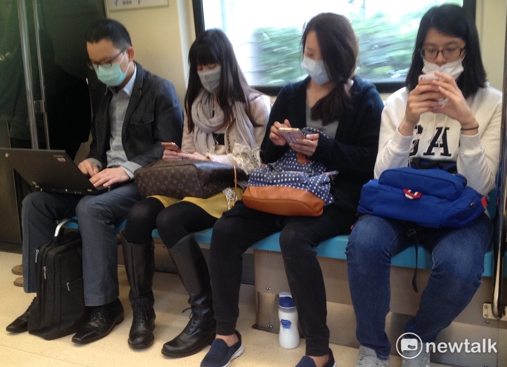 疾管署最新疫報顯示,國內上周新增64例流感併發重症確定病例,類流感門急診就診人次達到9萬多人,創下疾管署2009年以來,6月就醫人數新高。 圖:新頭殼資料照片 疾管署最新疫報顯示,國內上周新增64例流感併發重症確定病例,類流感門急診就診人次達到9萬多人,創下疾管署2009年以來,6月就醫人數新高。 圖:新頭殼資料照片