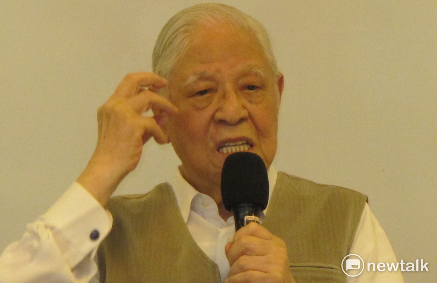 針對前最高法院院長楊仁壽日前指出前總統李登輝至今仍照領「終身俸」,李登輝辦公室16日下午發出聲明譴責,並要求道歉。 針對前最高法院院長楊仁壽日前指出前總統李登輝至今仍照領「終身俸」,李登輝辦公室16日下午發出聲明譴責,並要求道歉。