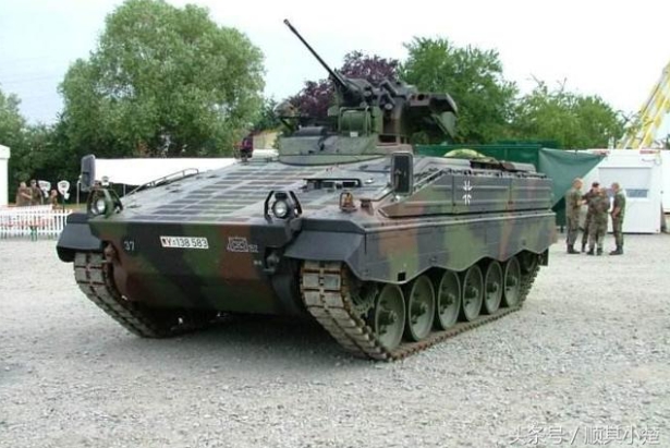 德國「黃鼠狼」步兵戰車。 圖 : 翻攝自頭條號/順其小楚 德國「黃鼠狼」步兵戰車。 圖 : 翻攝自頭條號/順其小楚