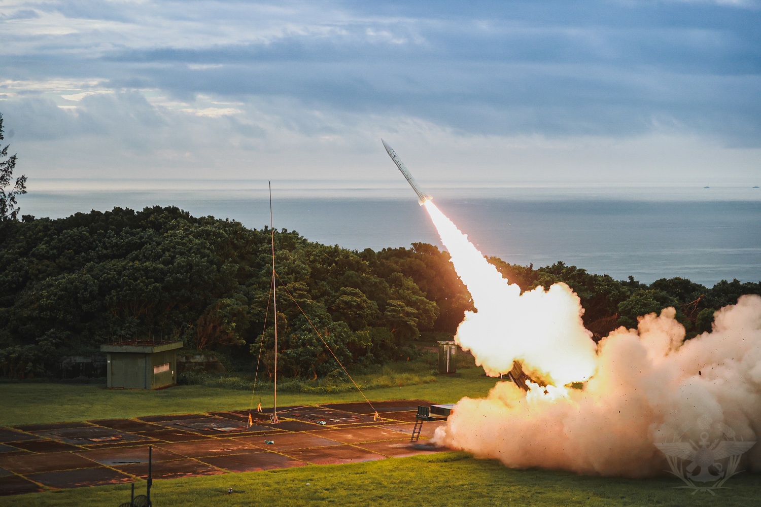 空軍防空部發射天弓一型飛彈。 圖:國防部提供 空軍防空部發射天弓一型飛彈。 圖:國防部提供