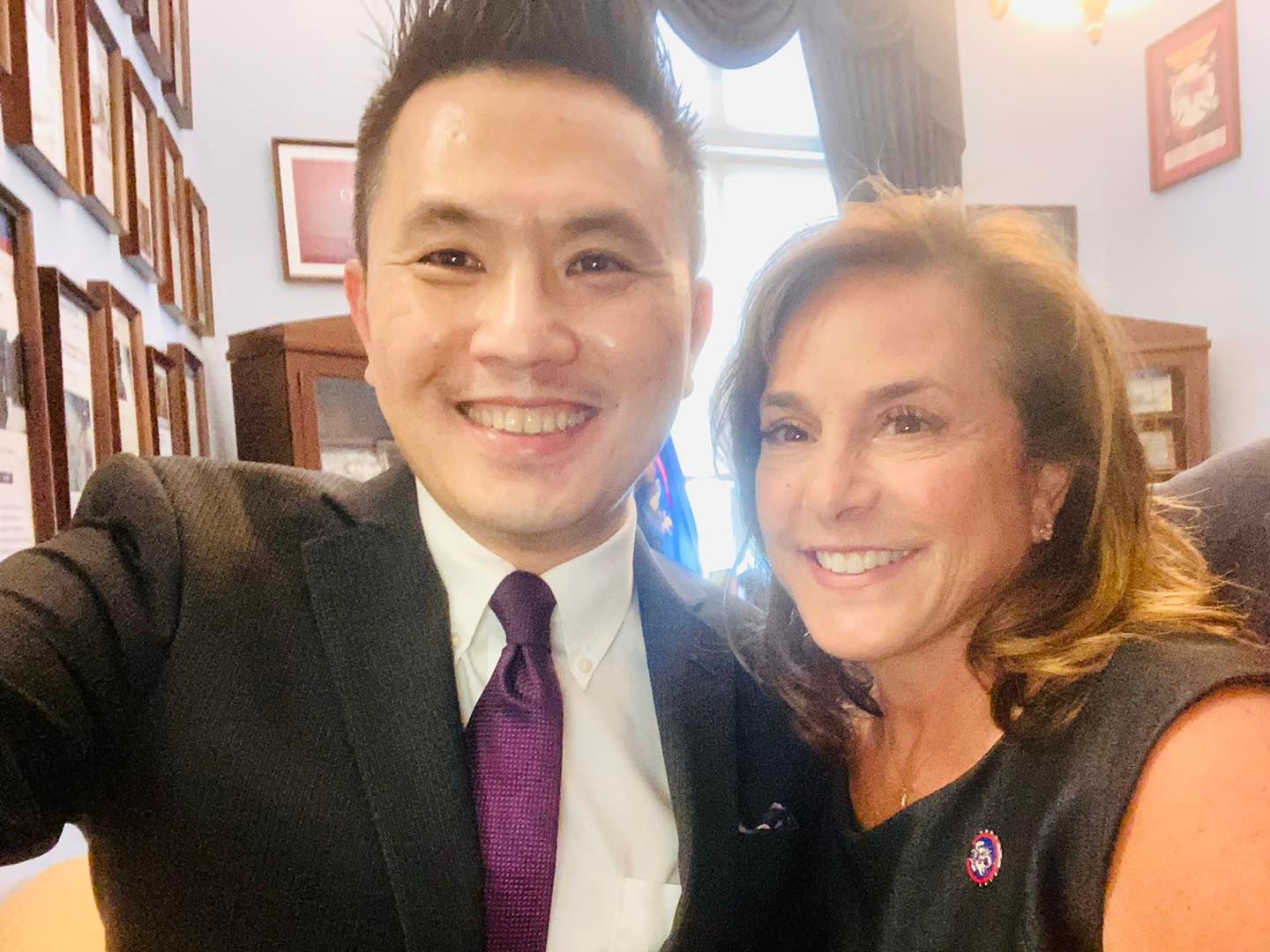 陳以信與美國聯邦眾議員麥可蓮 ( Lisa McClain ) 。 圖:翻攝自陳以信臉書 陳以信與美國聯邦眾議員麥可蓮 ( Lisa McClain ) 。 圖:翻攝自陳以信臉書