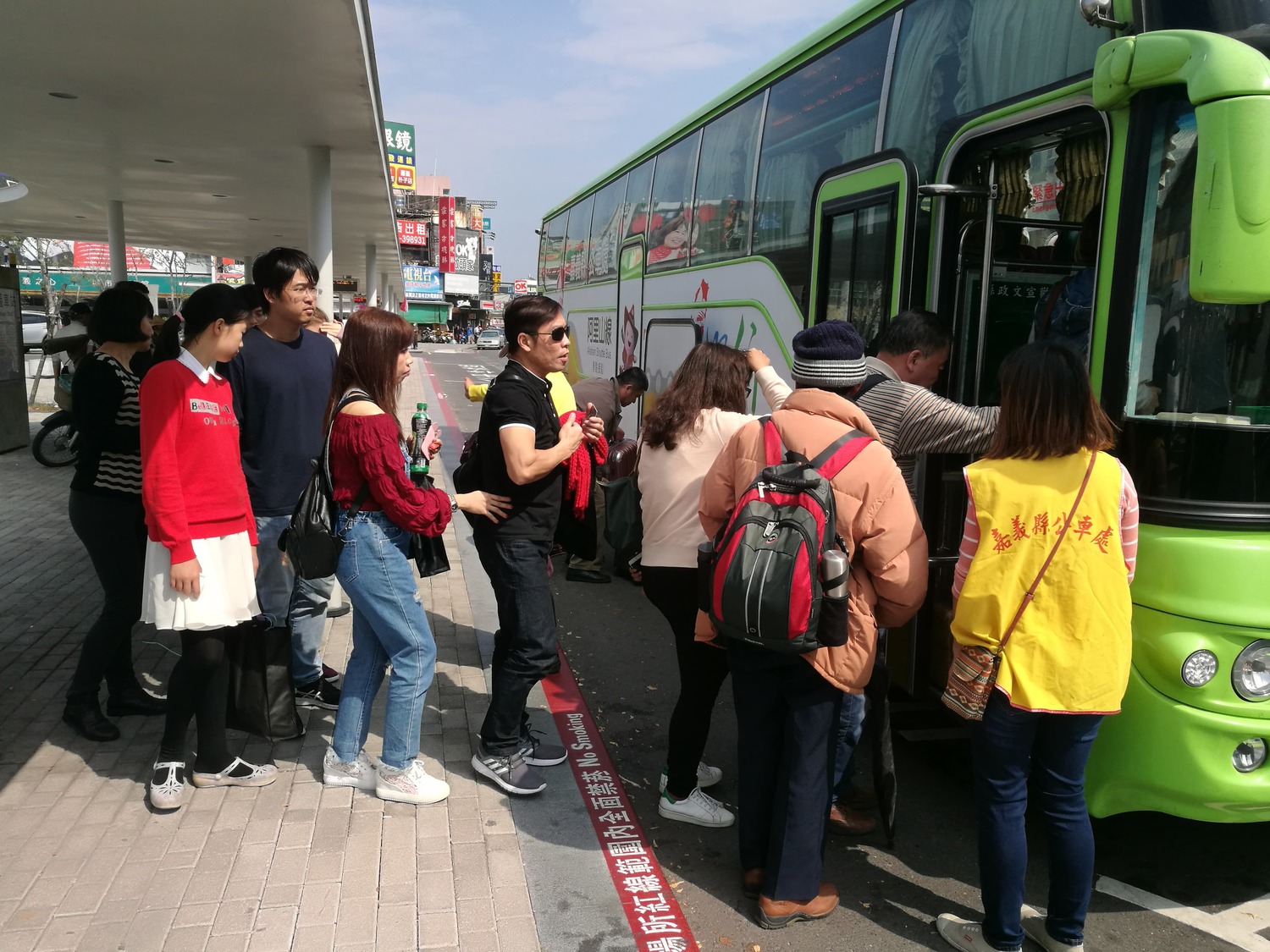 台灣好行阿里山線。 圖:交通部公路總局/提供 台灣好行阿里山線。 圖:交通部公路總局/提供