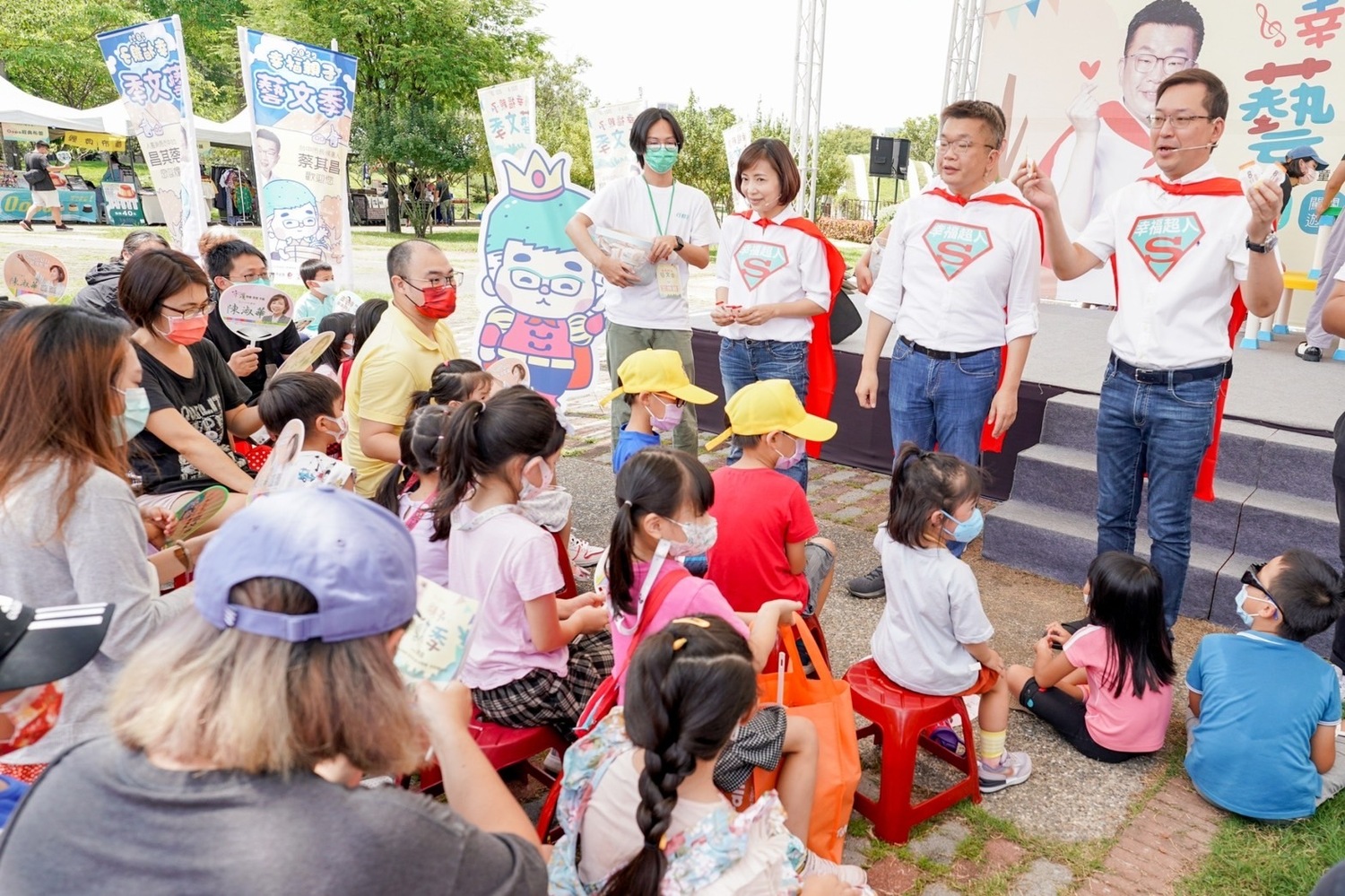 蔡其昌出席親子幸福藝文季活動。 蔡其昌競選總部/提供 蔡其昌出席親子幸福藝文季活動。 蔡其昌競選總部/提供