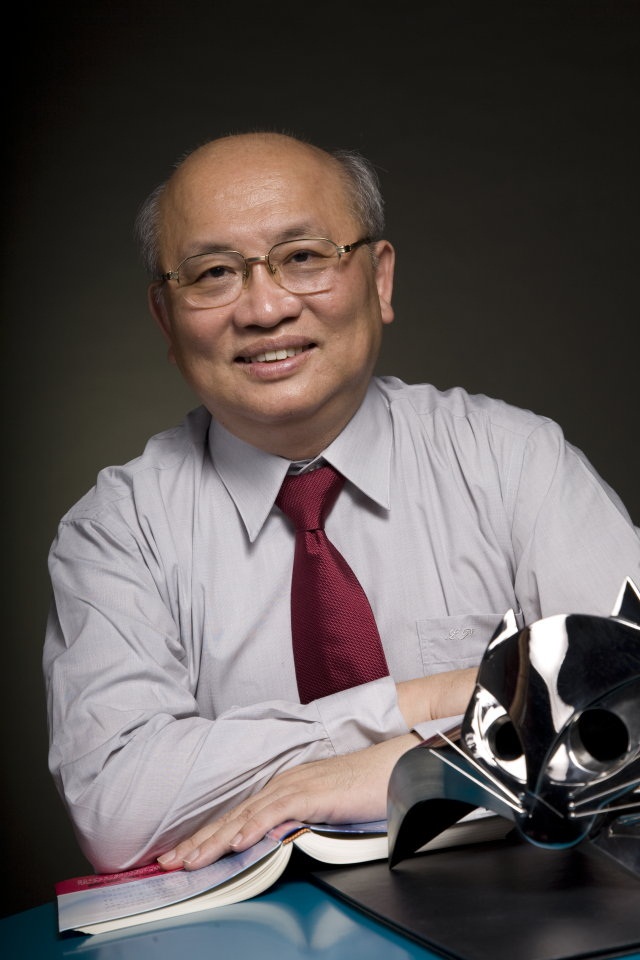 2016台灣文學金典獎得獎名單16日出爐。圖為獎金高達100萬的圖書類長篇小說金典獎–陳耀昌《傀儡花》。 2016台灣文學金典獎得獎名單16日出爐。圖為獎金高達100萬的圖書類長篇小說金典獎–陳耀昌《傀儡花》。