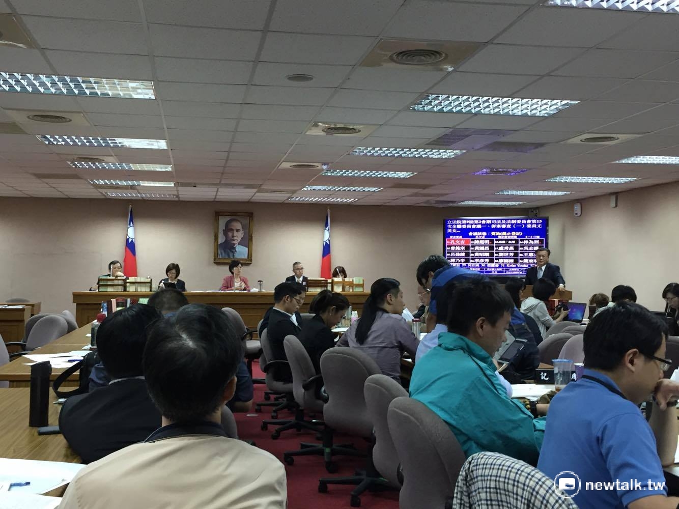 國民黨立委許毓仁強調,針對同性婚姻平權,提出修正《民法》的立場,不會改變。 國民黨立委許毓仁強調,針對同性婚姻平權,提出修正《民法》的立場,不會改變。