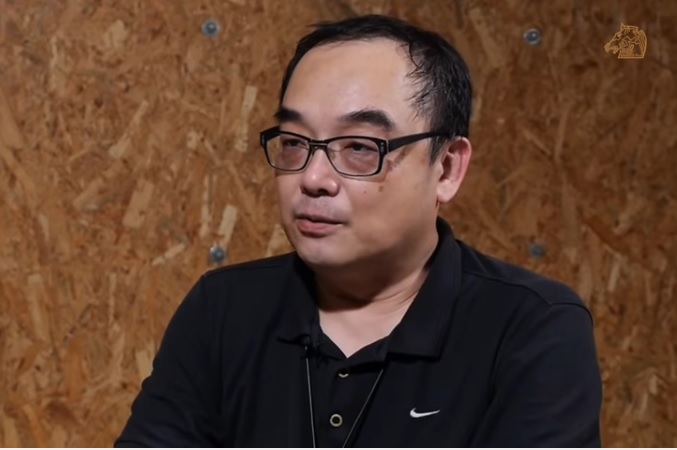 力挺同性平權的導演易智言,30日晚間在臉書貼文正式公開出櫃。 力挺同性平權的導演易智言,30日晚間在臉書貼文正式公開出櫃。