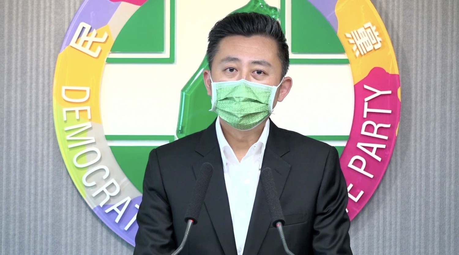 林智堅宣布退選桃園市長。 圖:擷取自民進黨臉書直播 林智堅宣布退選桃園市長。 圖:擷取自民進黨臉書直播