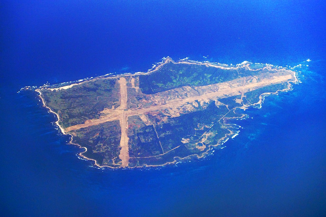 馬毛島是日本第二大無人島,全島面積約8.2平方公里,鄰接大隅海峽,戰略位置重要。 圖:翻攝維基百科/CC BY 2.5 馬毛島是日本第二大無人島,全島面積約8.2平方公里,鄰接大隅海峽,戰略位置重要。 圖:翻攝維基百科/CC BY 2.5
