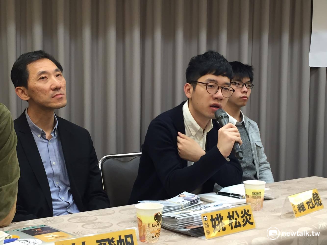 香港社運人士黃之鋒及3名香港議員朱凱迪、姚松炎和羅冠聰受時代力量黨團邀請,來台參加座談會。 香港社運人士黃之鋒及3名香港議員朱凱迪、姚松炎和羅冠聰受時代力量黨團邀請,來台參加座談會。