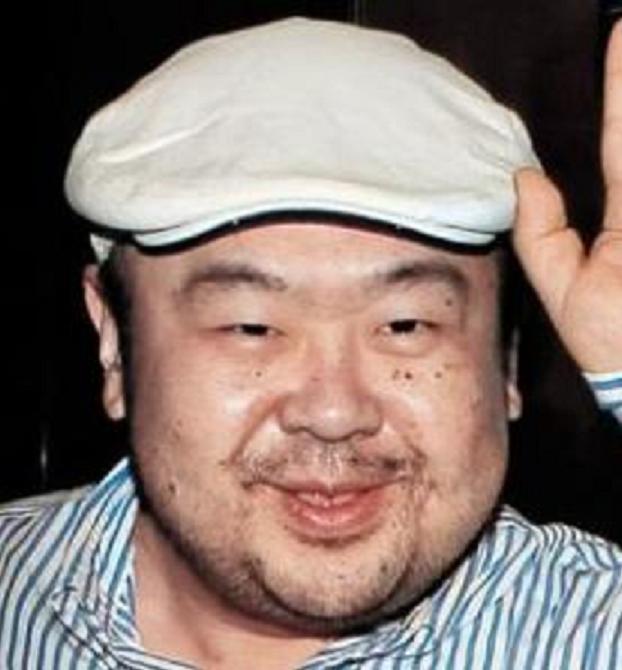 據共同網今(27)日報導,馬來西亞當地中文報紙中國報26日指出,停放在吉隆坡中央醫院太平間的金正男遺體已被領出,據悉遺體將被送往蕉賴火化場,火化後的骨灰預料將轉交前來大馬談判的朝鮮特使。 據共同網今(27)日報導,馬來西亞當地中文報紙中國報26日指出,停放在吉隆坡中央醫院太平間的金正男遺體已被領出,據悉遺體將被送往蕉賴火化場,火化後的骨灰預料將轉交前來大馬談判的朝鮮特使。