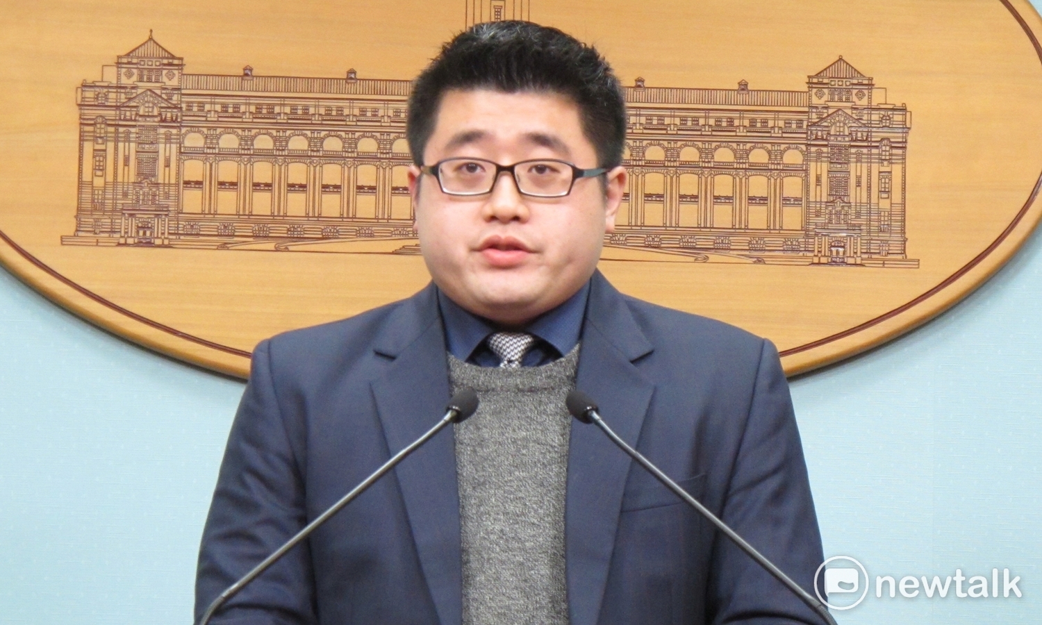 總統蔡英文6日表示,「前瞻基礎建設計畫」與「年金改革草案」的提出,將是未來半年的重中之重。 總統蔡英文6日表示,「前瞻基礎建設計畫」與「年金改革草案」的提出,將是未來半年的重中之重。