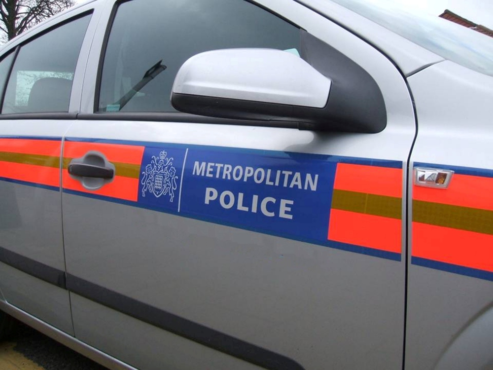 英國倫敦都會區警察局展開搜捕恐怖份子行動,不敢鬆懈。 英國倫敦都會區警察局展開搜捕恐怖份子行動,不敢鬆懈。