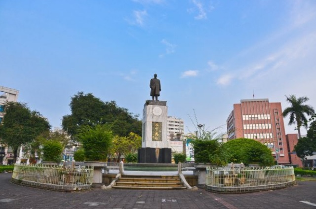 湯德章紀念公園,是唯一以228罹難者為名的紀念公園,追悼他守口如瓶,堅不透露台南工學院學生隊名冊,而壯烈犧牲,讓台南免於更多人在228事件罹難。 圖:翻攝台南市政府官網 湯德章紀念公園,是唯一以228罹難者為名的紀念公園,追悼他守口如瓶,堅不透露台南工學院學生隊名冊,而壯烈犧牲,讓台南免於更多人在228事件罹難。 圖:翻攝台南市政府官網