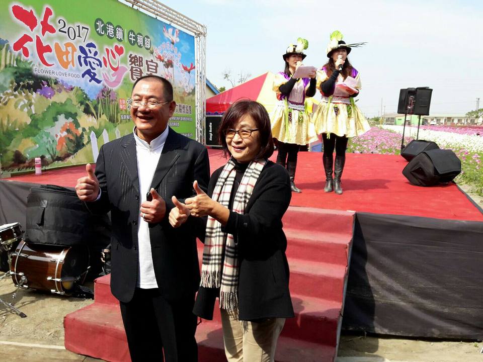 蘇治芬說,民進黨之所以較難挑戰張家在農會的系統,是因為「他用幫派的手法在經營地方派系,他也用幫派手法,在經營地方農會。」 蘇治芬說,民進黨之所以較難挑戰張家在農會的系統,是因為「他用幫派的手法在經營地方派系,他也用幫派手法,在經營地方農會。」