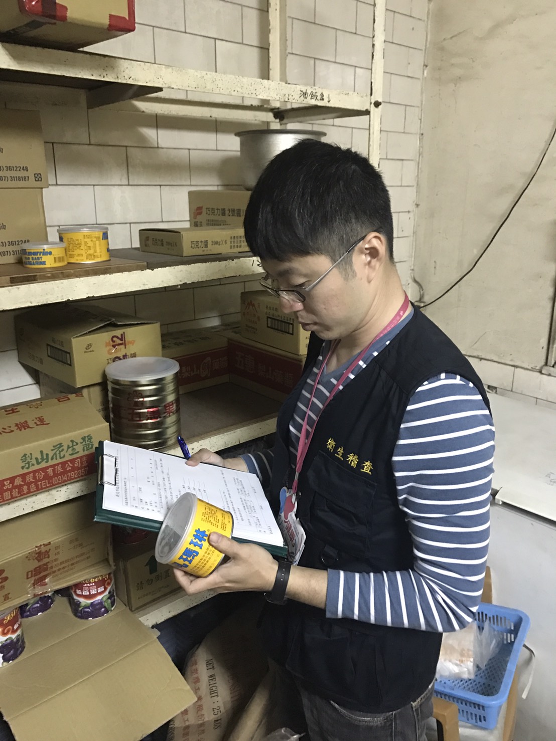 新北市衛生局11日派出稽查員,查察業者進貨及下架遠東油脂相關產品的情形
圖:翻攝新北市衛生局網站 新北市衛生局11日派出稽查員,查察業者進貨及下架遠東油脂相關產品的情形
圖:翻攝新北市衛生局網站