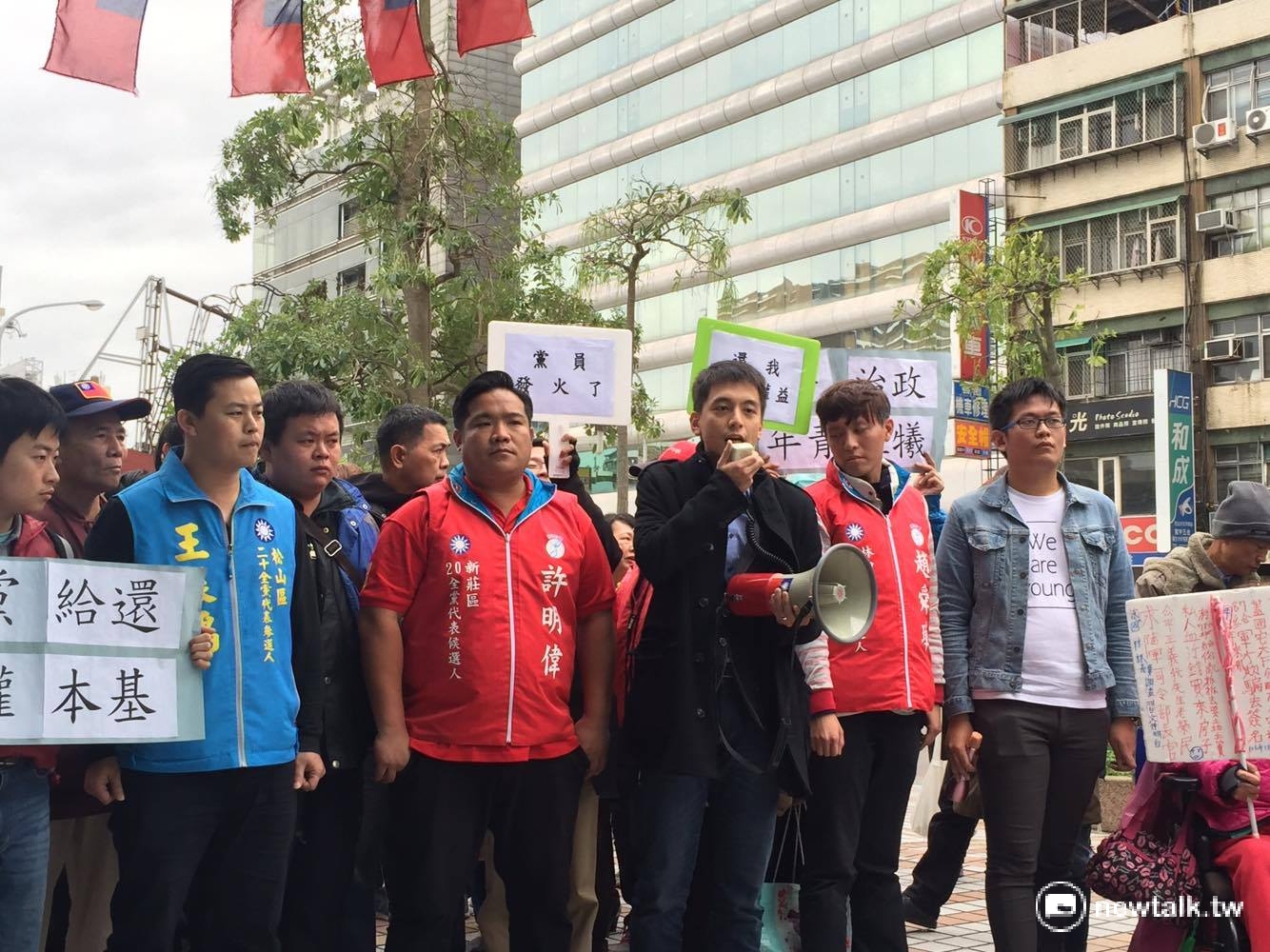 國民黨副主席郝龍斌15日出席中常會時重申,再度考量黨代表選舉制度變革一事。 國民黨副主席郝龍斌15日出席中常會時重申,再度考量黨代表選舉制度變革一事。