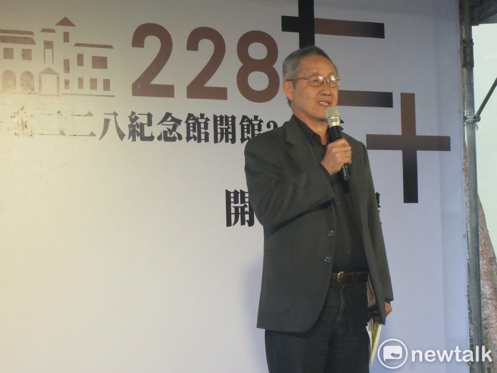 台北228紀念館開館館長葉博文憶及當年籌備情形很艱辛,連文物在哪裡都不清楚,但最終還走出來(開館)。 圖:呂佳峻/攝 台北228紀念館開館館長葉博文憶及當年籌備情形很艱辛,連文物在哪裡都不清楚,但最終還走出來(開館)。 圖:呂佳峻/攝